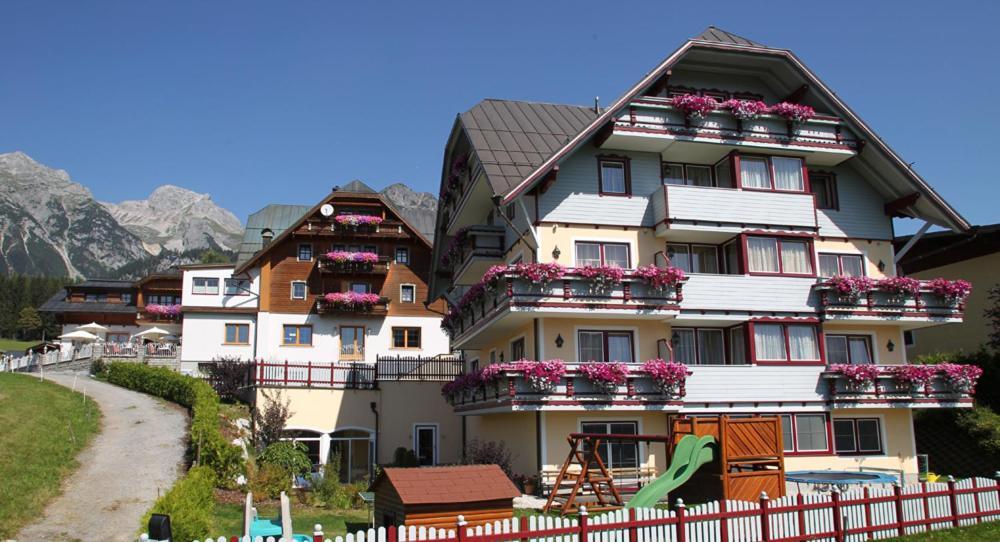 Hotel Neuwirt Ramsau am Dachstein Luaran gambar